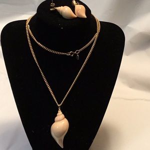 Avon Shell Pendant Necklace & Pierced Earrings